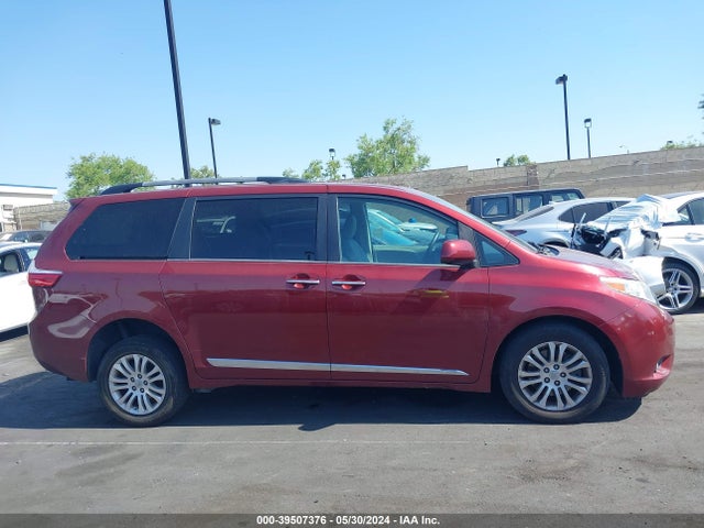 Toyota Sienna Xle 8 Passenger 2017 5TDYZ3DC2HS853507 Image 14