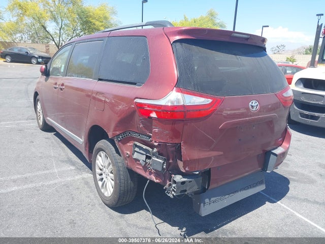 Toyota Sienna Xle 8 Passenger 2017 5TDYZ3DC2HS853507 Image 3