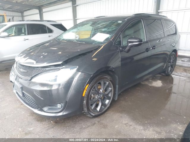 2C4RC1GGXJR157100 Chrysler Pacifica Limited
