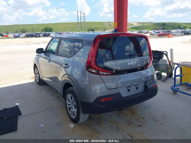 KIA SOUL LX 2022 KNDJ23AU0N7816870 Image 3