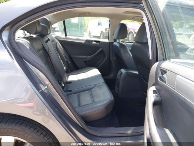 3VWD17AJXFM300341 Volkswagen Jetta 1.8t Se