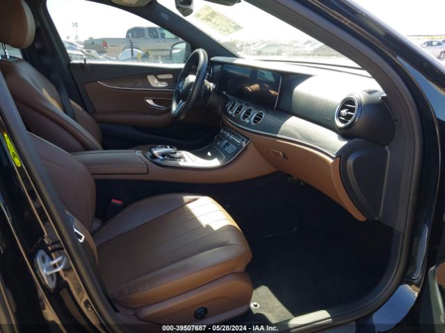 WDDZF4JB4KA552682 Mercedes-Benz E 300