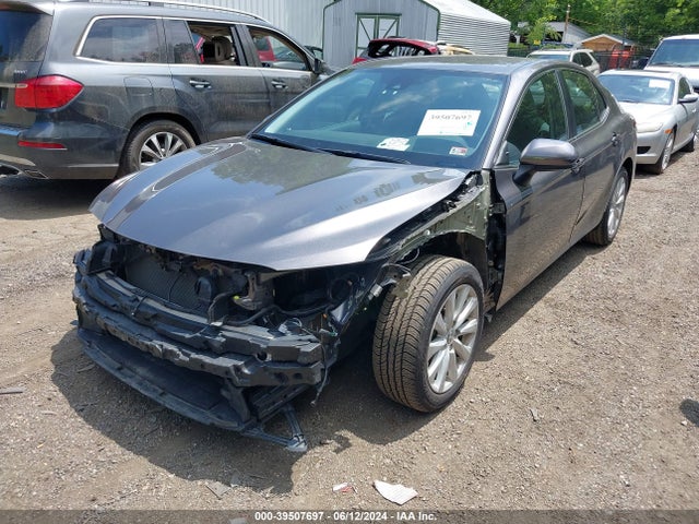 Toyota CAMRY LE 2020 4T1C11AK1LU955348 Image 2