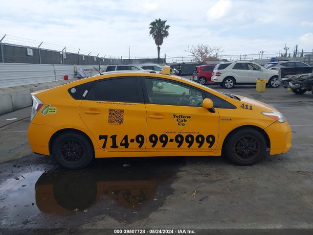 Toyota Prius Two 2015 JTDKN3DU3F0471917 Image 13