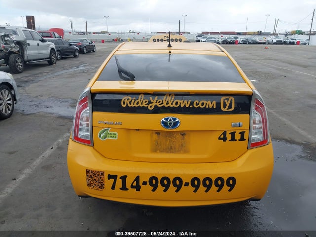 Toyota Prius Two 2015 JTDKN3DU3F0471917 Image 16