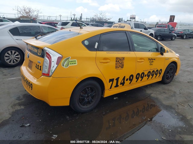 Toyota Prius Two 2015 JTDKN3DU3F0471917 Image 4