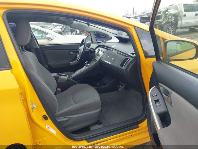 Toyota Prius Two 2015 JTDKN3DU3F0471917 Image 5
