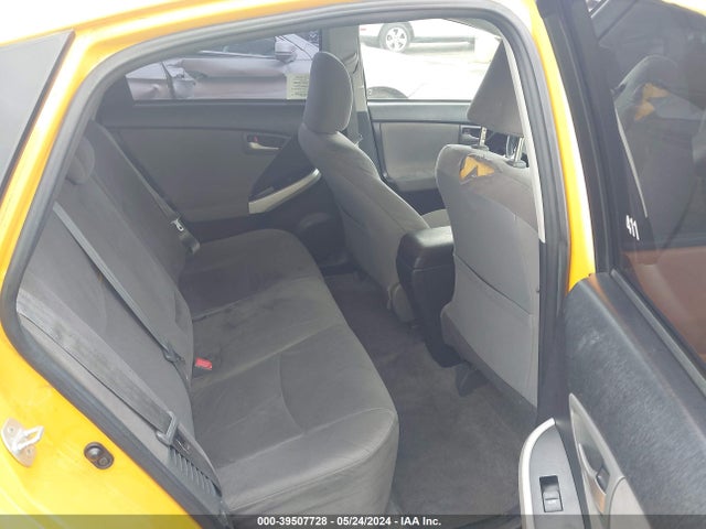 Toyota Prius Two 2015 JTDKN3DU3F0471917 Image 8