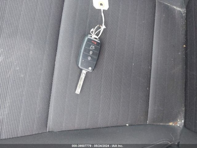 KNDPMCAC5J7446439 KIA Sportage Lx