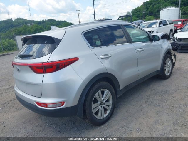 KNDPMCAC5J7446439 KIA Sportage Lx
