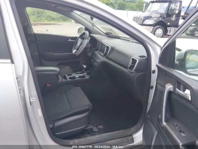 KNDPMCAC5J7446439 KIA Sportage Lx