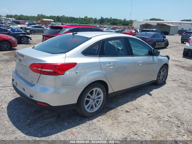 Ford FOCUS SE 2018 1FADP3F28JL327615 Image 4