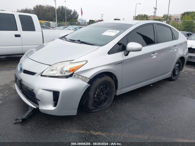 Toyota Prius Two 2015 JTDKN3DU2F0468930 Image 2