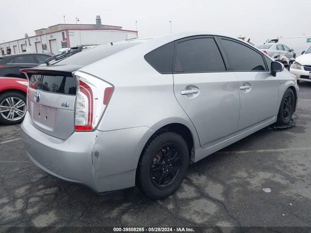 Toyota Prius Two 2015 JTDKN3DU2F0468930 Image 4