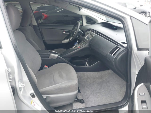 Toyota Prius Two 2015 JTDKN3DU2F0468930 Image 5
