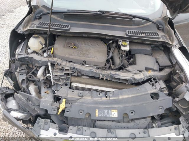 1FMCU0GD5JUD22844 Ford ESCAPE SE