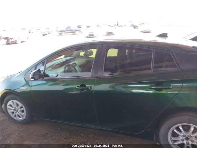Toyota Prius Two 2016 JTDKBRFUXG3022842 Image 14