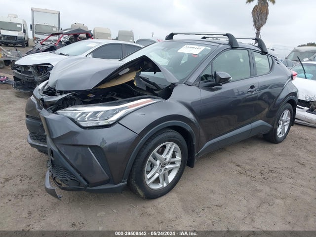 Toyota C-HR LE 2020 JTNKHMBX7L1091006 Image 2