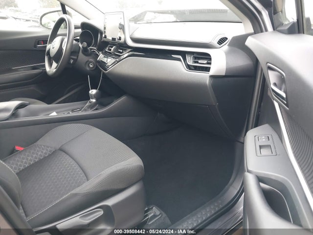 Toyota C-HR LE 2020 JTNKHMBX7L1091006 Image 5