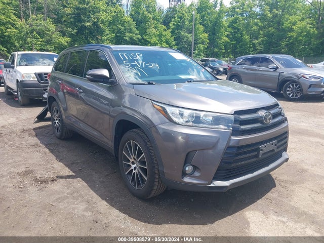 Toyota Highlander Se 2018 5TDJZRFH0JS558750 Image 1