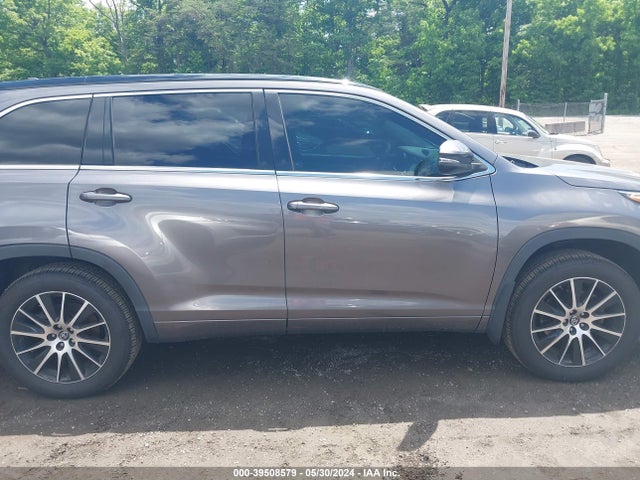 Toyota Highlander Se 2018 5TDJZRFH0JS558750 Image 13