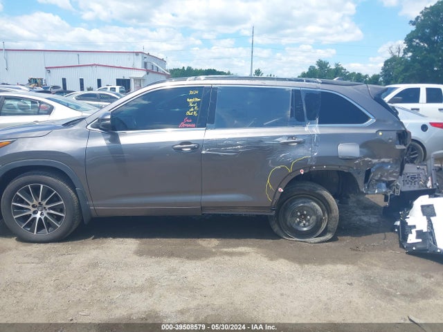 Toyota Highlander Se 2018 5TDJZRFH0JS558750 Image 14