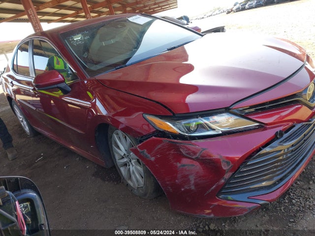 Toyota CAMRY LE 2018 4T1B11HKXJU600161 главное изображение