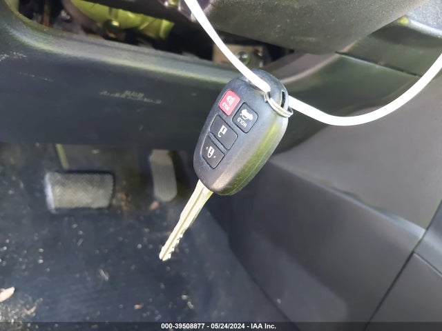 Toyota COROLLA LE 2018 5YFBURHE5JP837819 Image 11