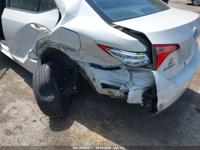 Toyota COROLLA LE 2018 5YFBURHE5JP837819 Image 6