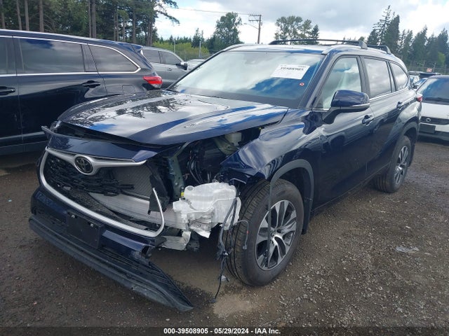 Toyota Highlander Xle 2023 5TDKDRBH1PS032080 Image 2