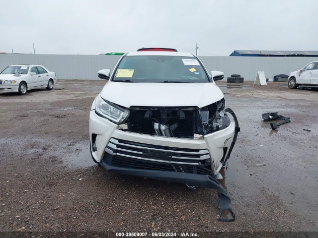 Toyota Highlander Le Plus 2017 5TDZZRFH0HS226627 Image 13
