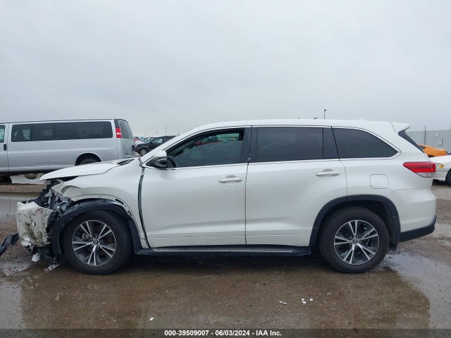 Toyota Highlander Le Plus 2017 5TDZZRFH0HS226627 Image 15
