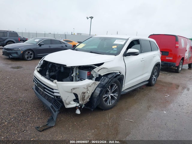 Toyota Highlander Le Plus 2017 5TDZZRFH0HS226627 Image 2