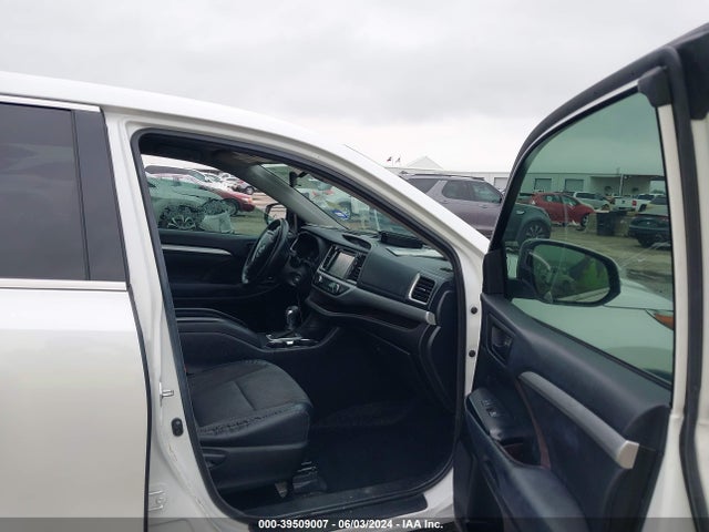Toyota Highlander Le Plus 2017 5TDZZRFH0HS226627 Image 5