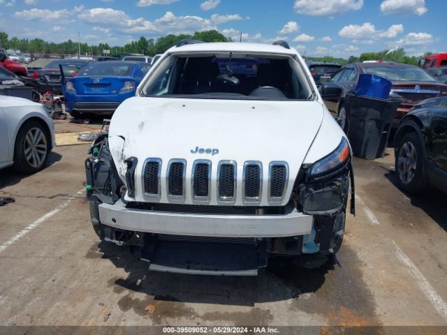 1C4PJMABXGW154676 Jeep Cherokee Sport