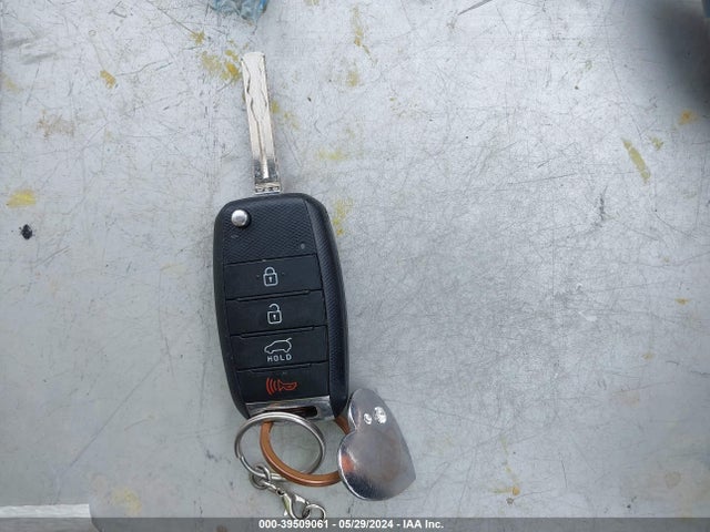 KIA SOUL + 2016 KNDJP3A51G7406883 Image 11