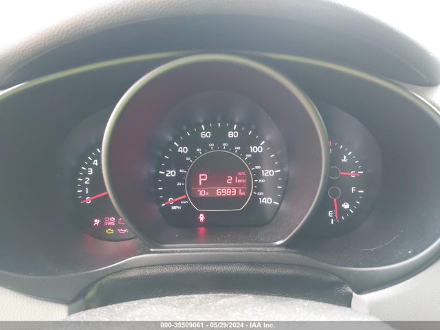 KIA SOUL + 2016 KNDJP3A51G7406883 Image 7
