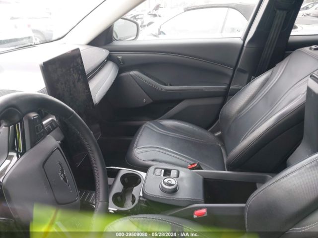 3FMTK3SU1NMA11369 Ford Mustang Mach-e Premium