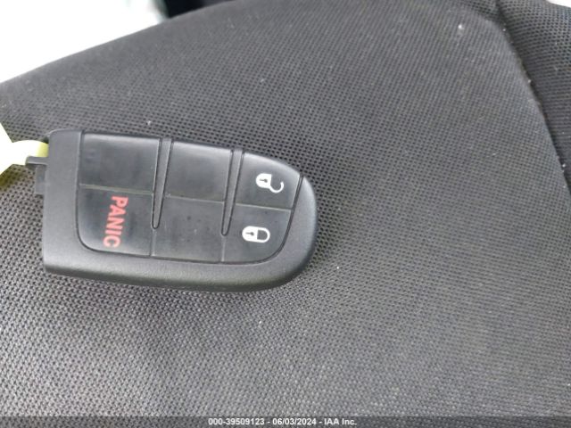 ZACCJABTXGPE07013 Jeep Renegade Latitude