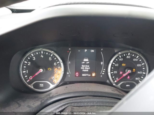 ZACCJABTXGPE07013 Jeep Renegade Latitude