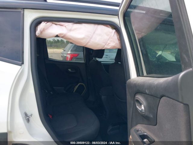 ZACCJABTXGPE07013 Jeep Renegade Latitude