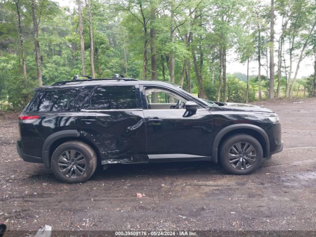 5N1DR3BA2NC253465 Nissan Pathfinder Sv 2wd