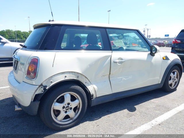 2008 MINI COOPER WMWMF33568TT67016 Photo 5