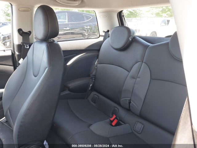 2008 MINI COOPER WMWMF33568TT67016 Photo 7