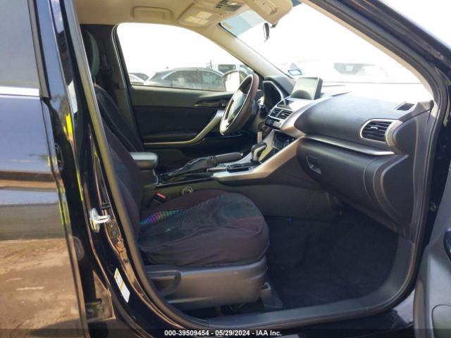 JA4AT4AAXKZ048947 Mitsubishi Eclipse Cross Le