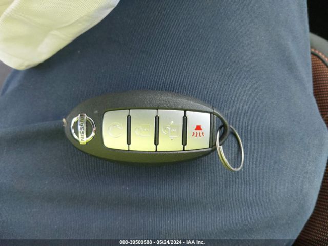 3N1CP5CU1JL532028 Nissan KICKS SR