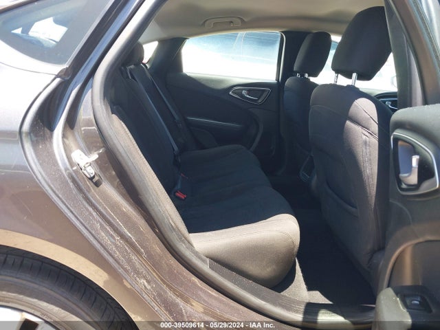 1C3CCCAB8FN683779 Chrysler 200 Limited