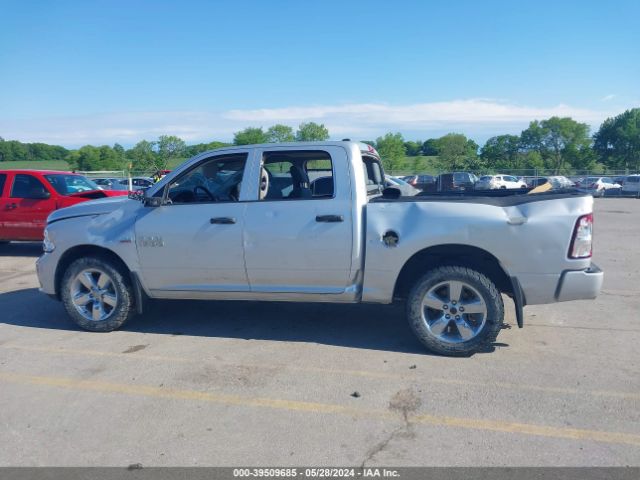 1C6RR7KT6JS352929 RAM 1500 Express  4x4 5'7 Box