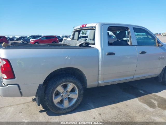 1C6RR7KT6JS352929 RAM 1500 Express  4x4 5'7 Box