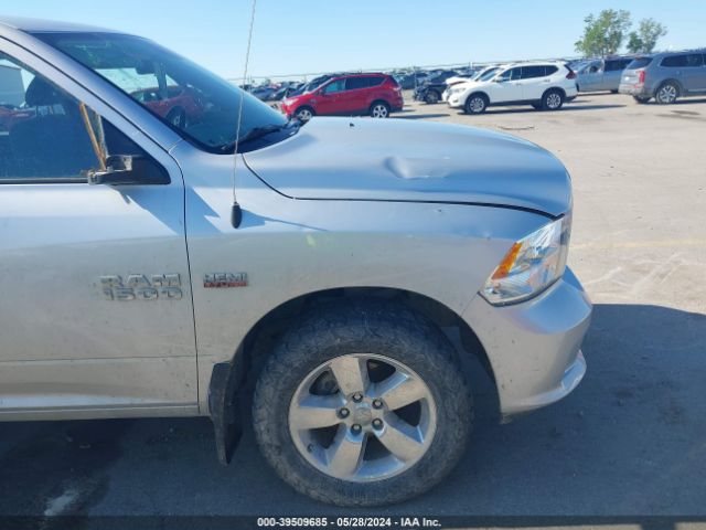 1C6RR7KT6JS352929 RAM 1500 Express  4x4 5'7 Box
